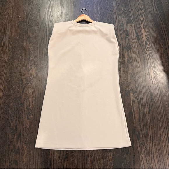 Rachel Zoe Tan Sleeveless Padded Shoulder Shift Dress Size Small Neutral Boho - Picture 9 of 9